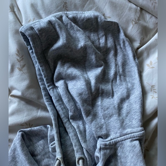 grey sweatshirt - Picture 3 of 4